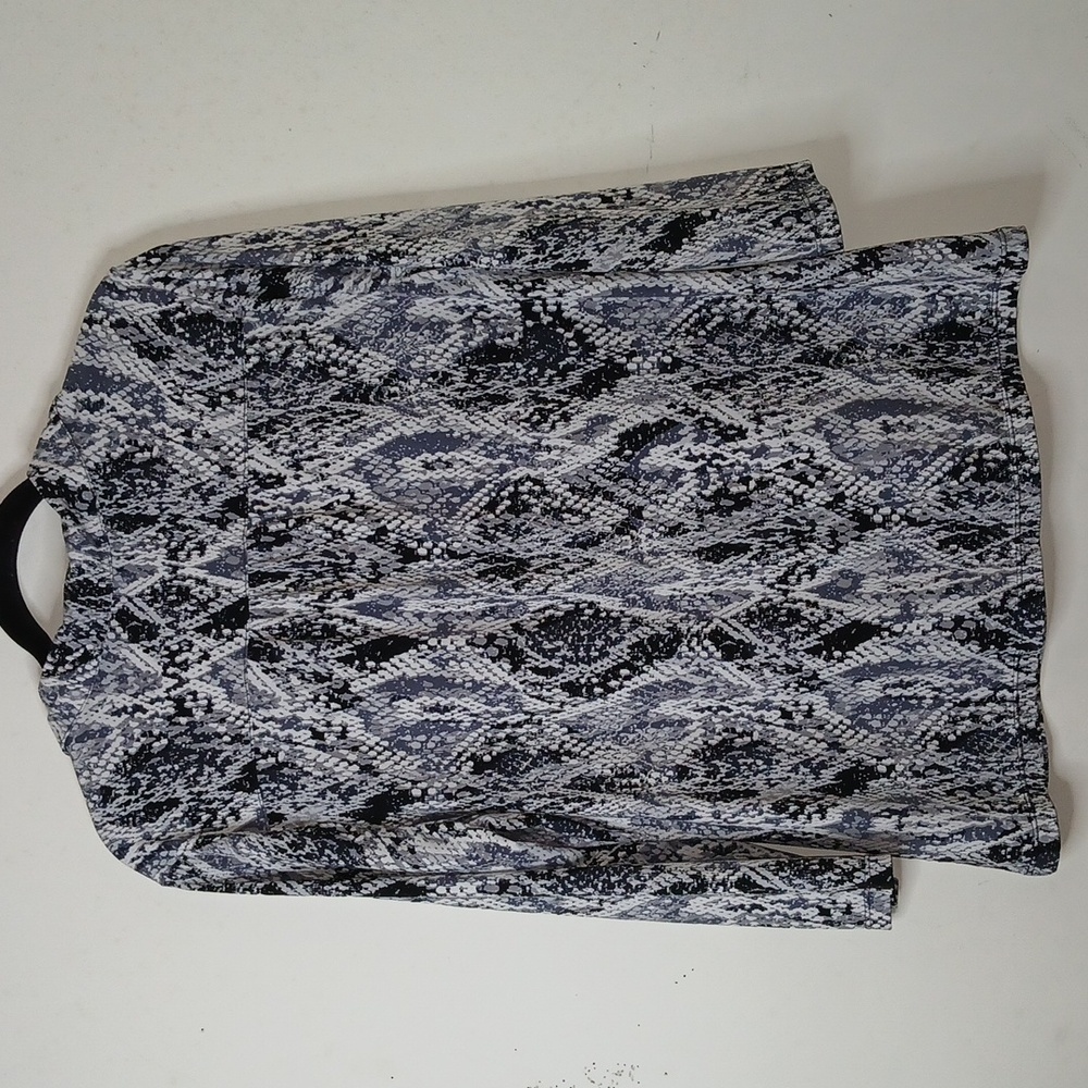 Alfani Phyton Snake Print Black, White and Grey Polyester Slinky blouse Size XL - Picture 4 of 5